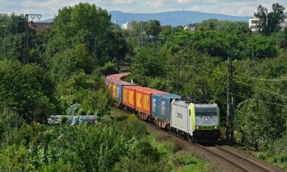 Captrain Deutschland orders TRAXX MS locomotives to strengthen cross-border freight transport