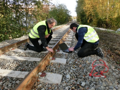 Figure D. Installation and testing of a vibration sensor, Norway