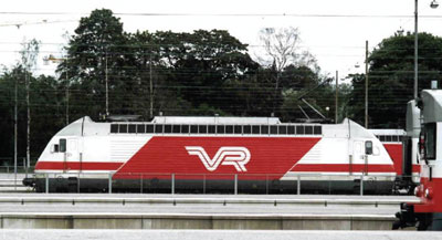 Figure 4: Sr2 locomotive to pull both passenger and freight trains Figure 4: Sr2 locomotive to pull both passenger and freight trains