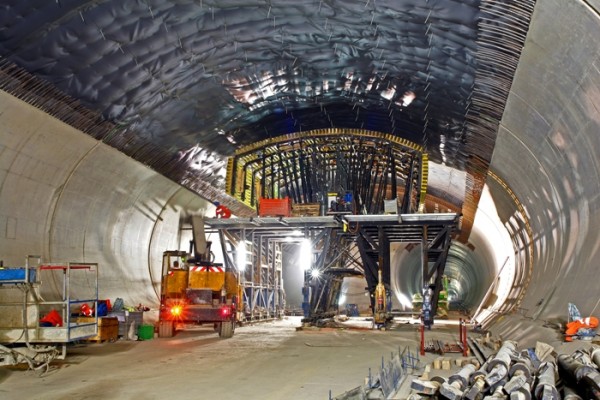 Installation of the vault framework in the Tunnel Crossover Expansion Chamber 1 at Sedrun