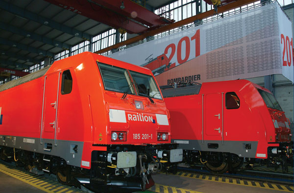 Figure 4: The BR 185.2 marks a step of innovation for the TRAXX locomotives. Compared to the previous BR 185, it features a carbody with much increased crash safety, new IGBT traction converters and a new modular brake system. These systems are now standard on all TRAXX locomotives