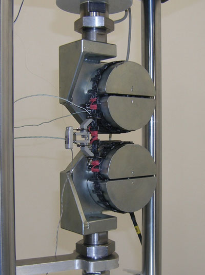 Figure 4: Test set-up for cyclic tests on geogrids