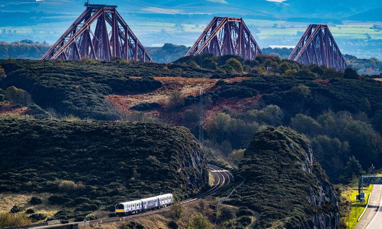 Green train travels across Forth Bridge to mark COP26 in Glasgow