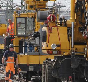 DB construction workers at a track