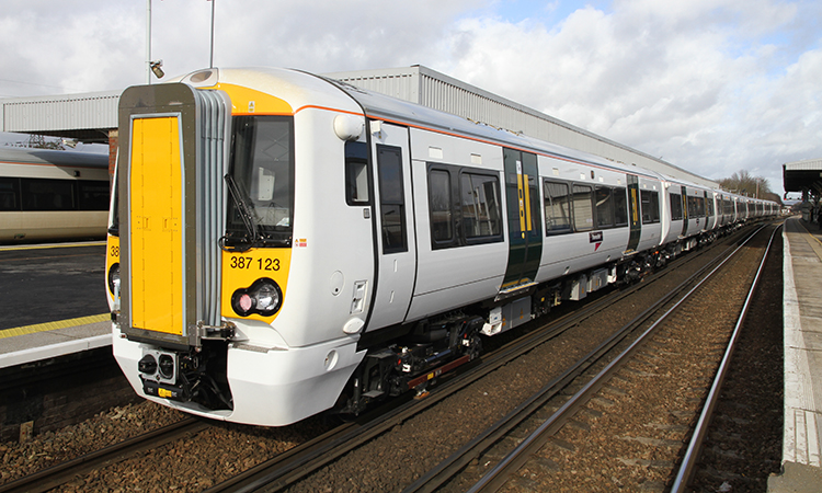 Bombardier signs agreement with Porterbrook to fit digital onboard signalling on UK trains