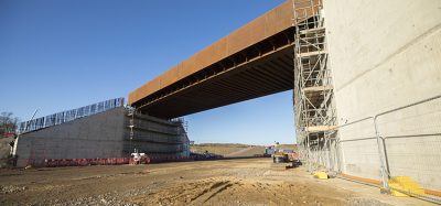 East West Rail bridge lifted into place by HS2 main works contractors EKFB