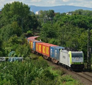 Captrain Deutschland orders TRAXX MS locomotives to strengthen cross-border freight transport