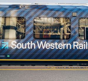 A class-444 SWR train waiting at the platform