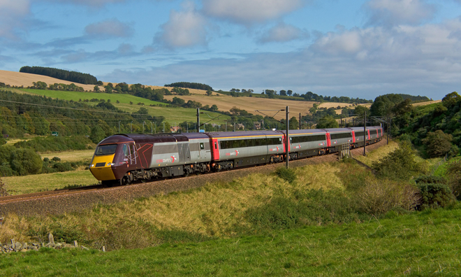 Arriva to continue CrossCountry rail franchise