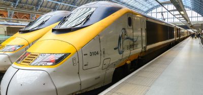A Eurostar E300 train