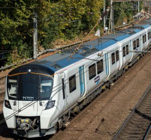 The key role of rolling stock fleet in rapid passenger demand