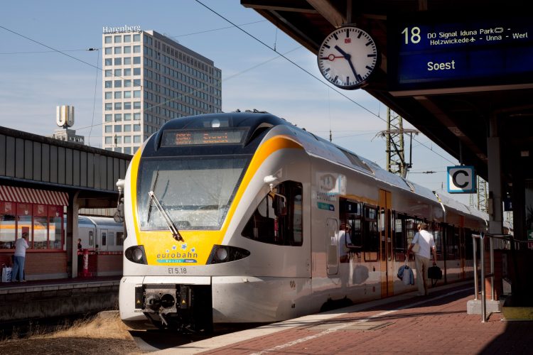 In future, passengers in the region will benefit from a new direct connection to the Netherlands, an extended range of services between Osnabrück and Münster, as well extended weekend transport services.