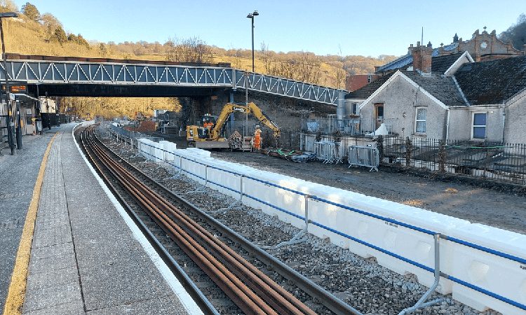 Llanhilleth station