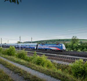 The ÖBB Nightjet travelling through der Landschaft