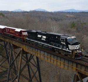 Norfolk Southern deploys locomotive-based autonomous track system