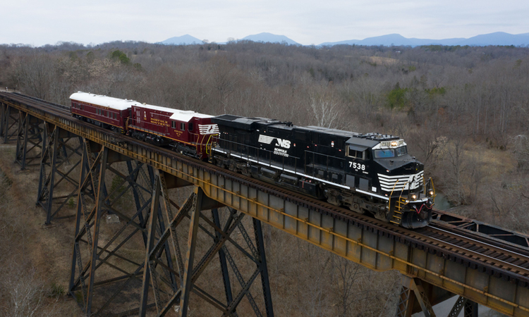 Norfolk Southern Deploys Locomotive Based Autonomous Track System