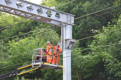Overhead line upgrade will reduce heat-related delays on key London route