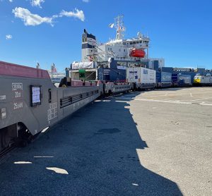 CargoBeamer operating the test train between Marseille and Calais