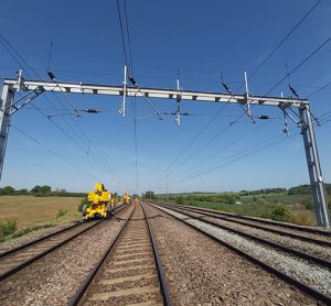 Previous overhead line equipment in place (1)
