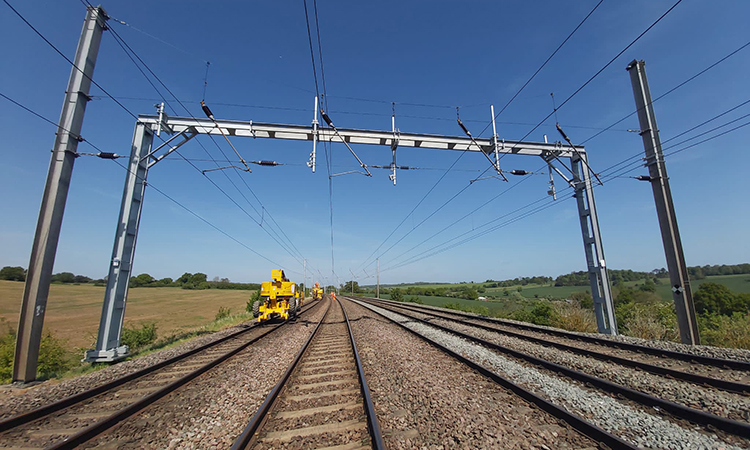 Previous overhead line equipment in place (1)