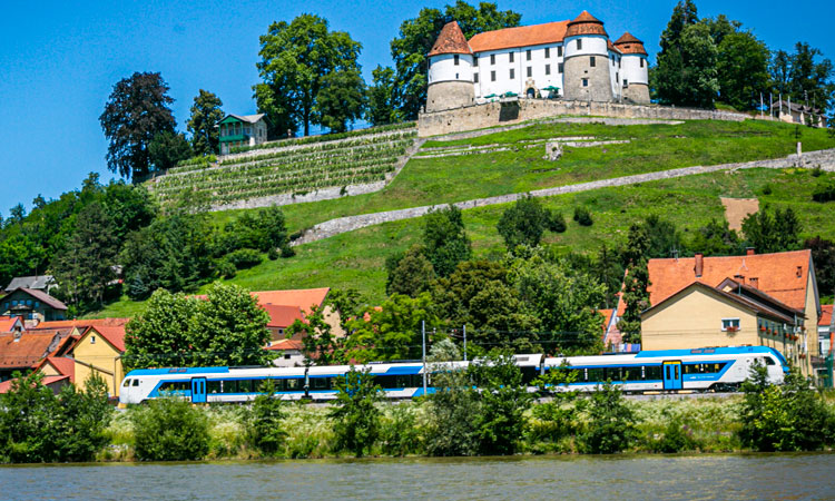 Slovenian Railways' new SEPA international reservation and ticketing platform