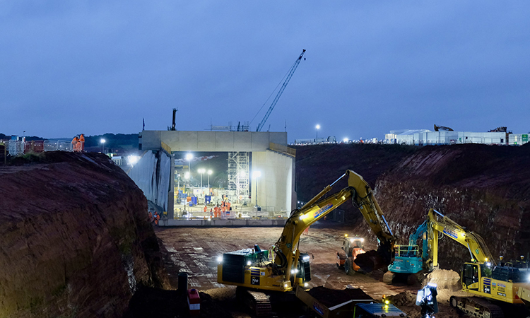 The 5,600 tonne bnridge moving into place - it will carry high speed trains under Coventry to Leamington Spa railway