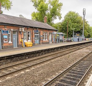 Warwick station platforms