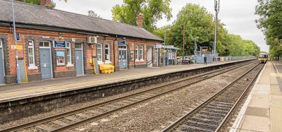 Warwick station platforms