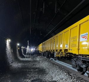 Working inside Severn Tunnel to renew the track