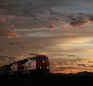 BNSF Railway to develop rail-served facility near Phoenix
