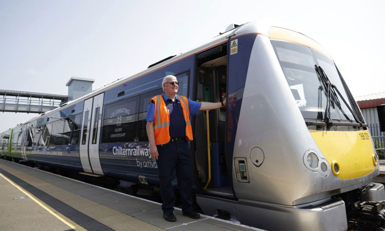 Chiltern Railways unveils emission-free battery operated HybridFLEX train