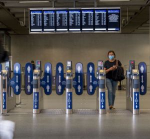 New Thameslink information screens at St Pancras improve passenger experience