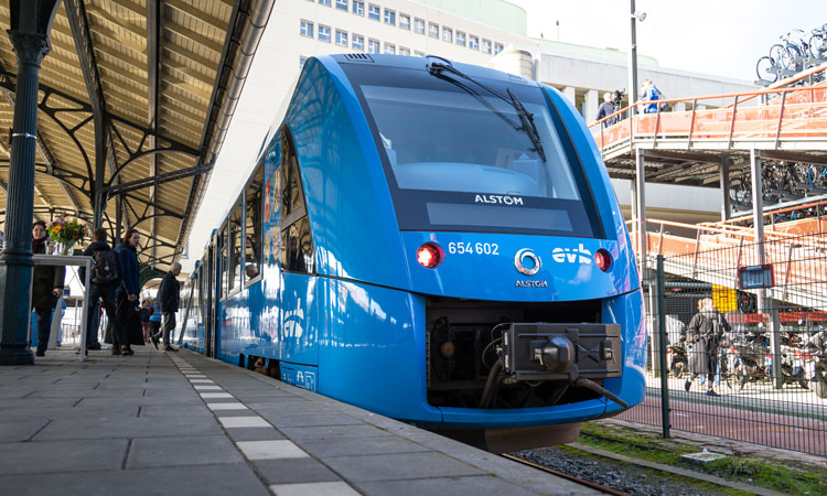 Agreement signed to boost hydrogen tech for rail transport in Hungary