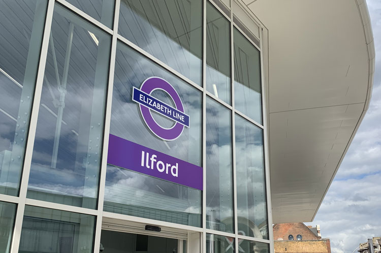 Network Rail voltooit verbeteringen op het belangrijkste Elizabeth-lijnstation - Ilford-station