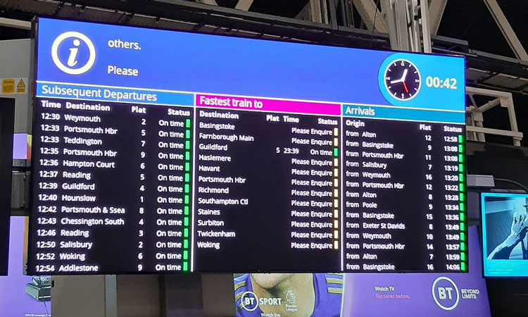 New LED passenger information screen on trial at London Waterloo station
