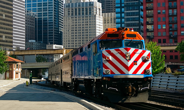 Chicago's Metra to replace its aging fleet of engines