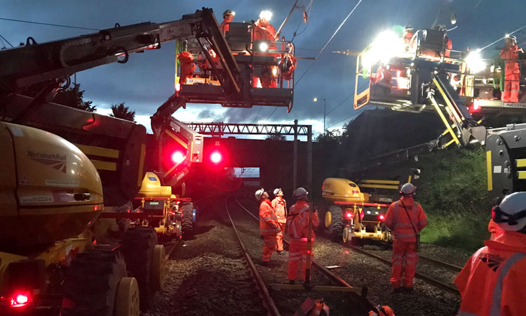 Network Rail overhauls OLE on West Coast main line to improve journeys