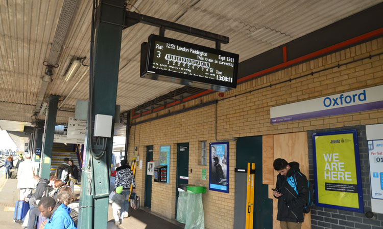 Oxford railway station