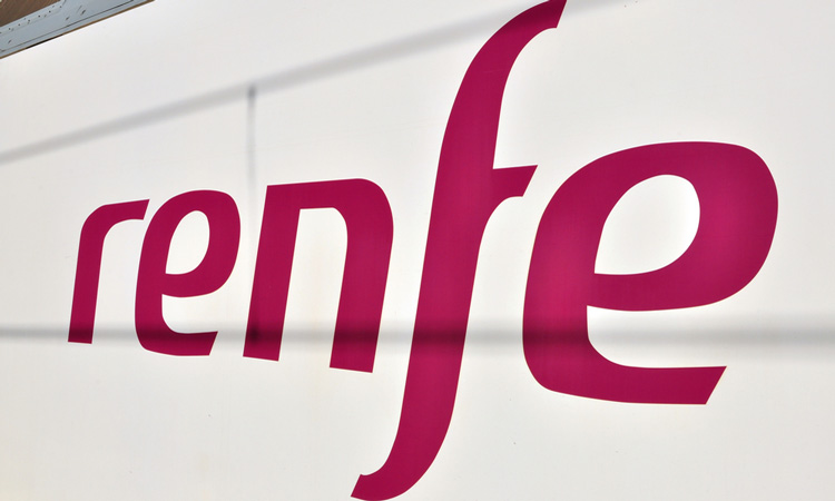Renfe starts the purchase of up to 38 hybrid Cercanías trains