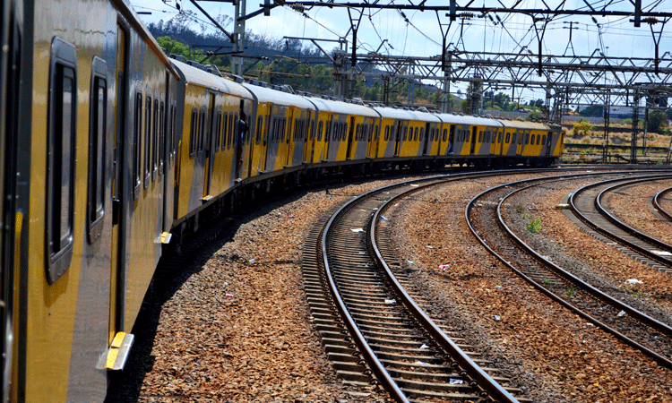 UIC launches sustainability pledge for Africa's railways at UNFCCC event