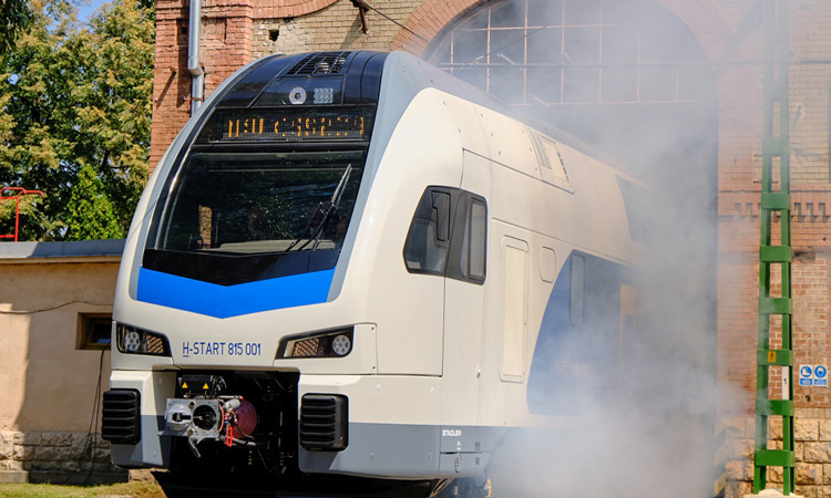 First KISS for Hungarian Railways rolled out in Dunakeszi