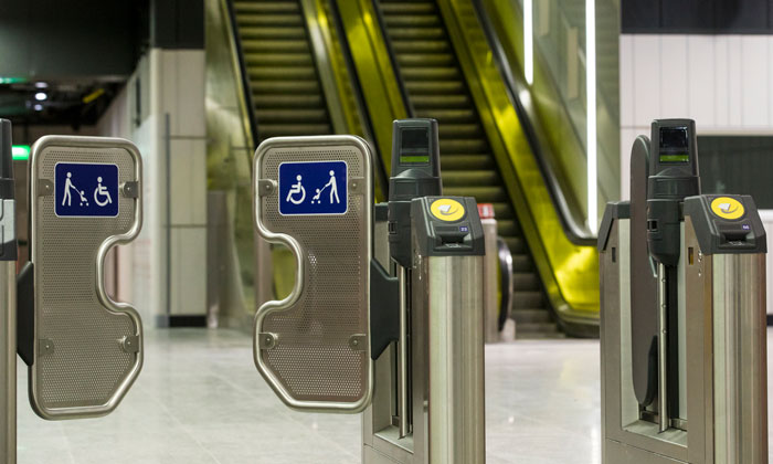 elizabeth line ticket gates