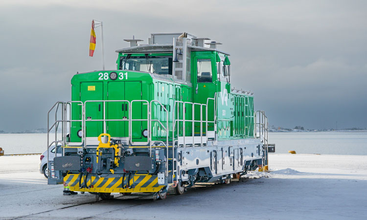 Low-emissions locomotive begins extensive test runs in Finland